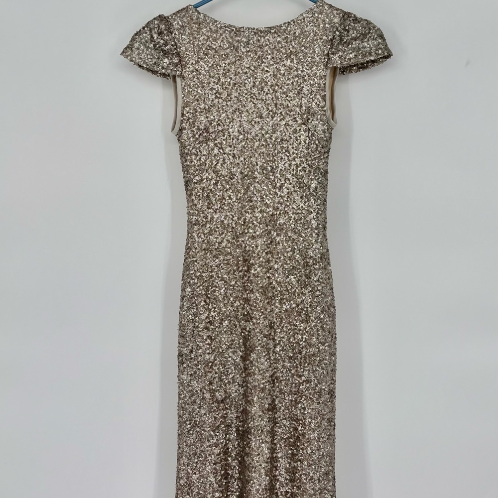 Sorella Vita Silver Modern Sequin Gown - Picture 4 of 11